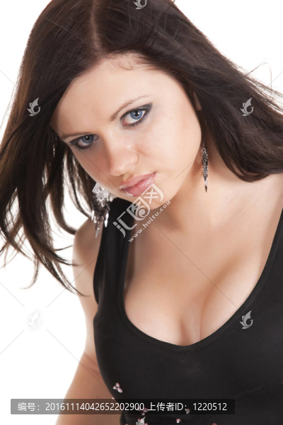 靠近一個美麗的黑發(fā)女人肖像
