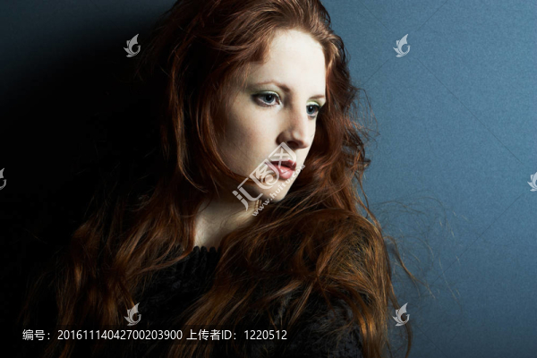 年輕漂亮女孩的肖像