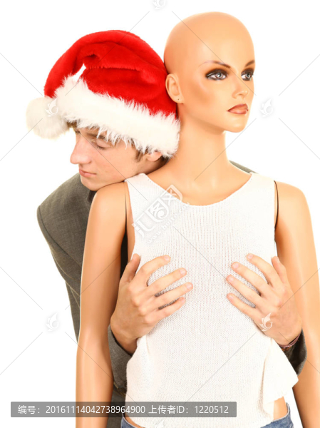 模特在Santa帽子的醉漢的年輕人