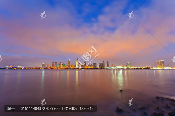 圣地亞哥在夜間