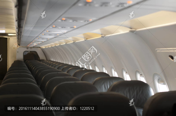 內(nèi)部一個(gè)空的飛機(jī)