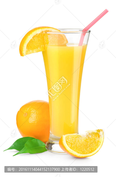 玻璃杯里的橙汁