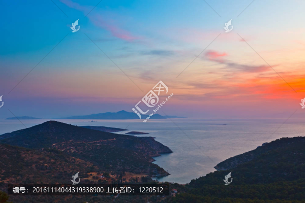 日出前的希臘島嶼