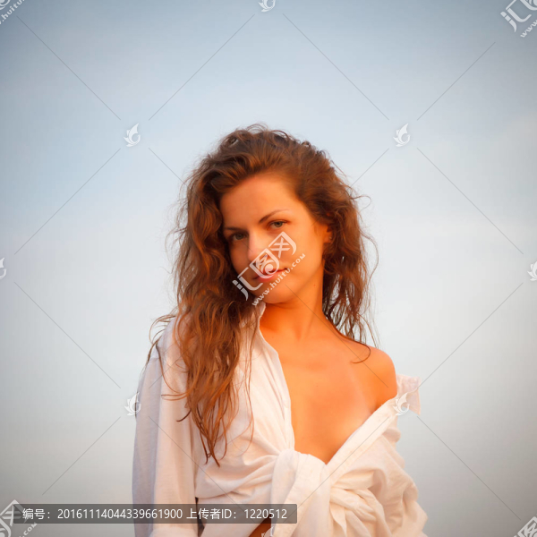 美麗女人的浪漫柔和焦點(diǎn)肖像