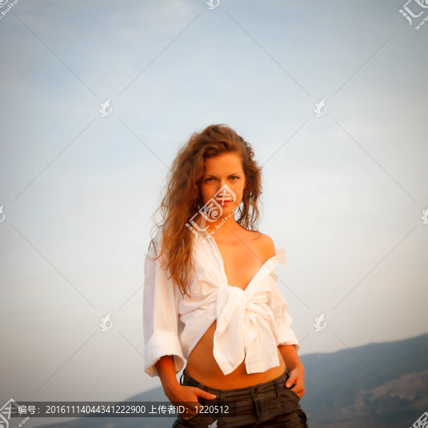 美麗女人的浪漫柔和焦點肖像