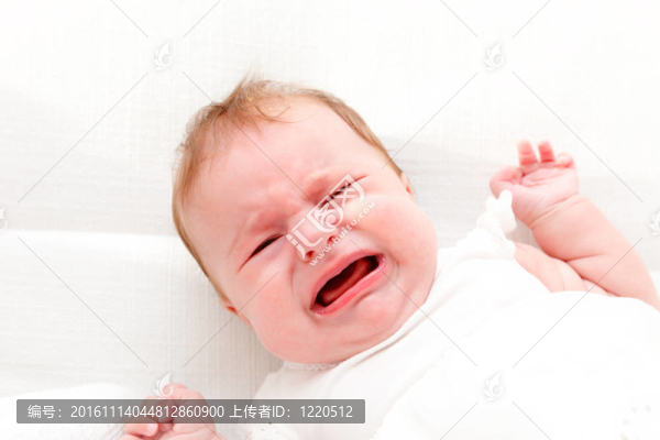 哭泣的嬰兒
