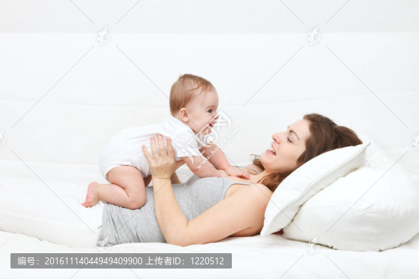 母親與嬰兒