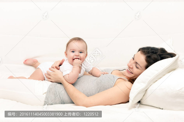 母親與嬰兒