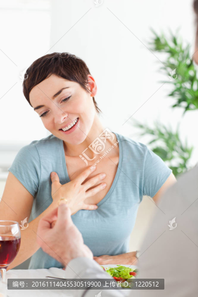 帥哥求婚令女友驚喜