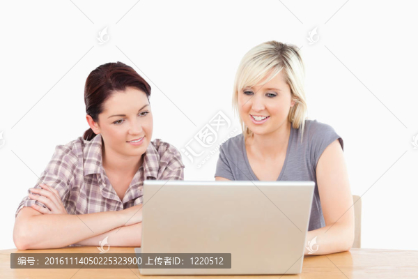 華麗的女人學習與筆記本和書籍