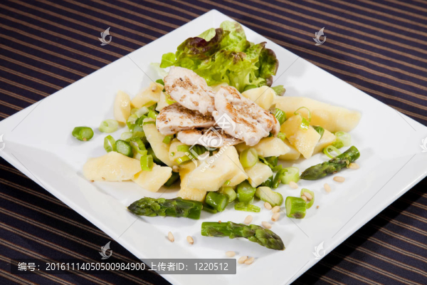 烤雞胸肉松子仁及芝麻