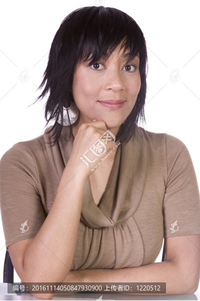 接近一個美麗的亞洲女孩