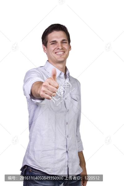黑人商人在手機上交談
