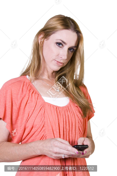 美麗的女孩發(fā)短信