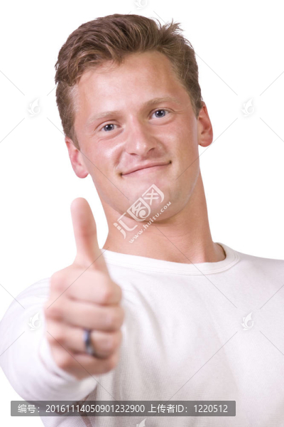 英俊的商人豎起大拇指