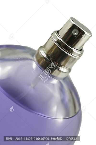 透明瓶子里的烈酒