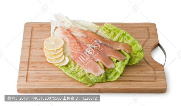 淡綠色的檸檬葉配上鱒魚
