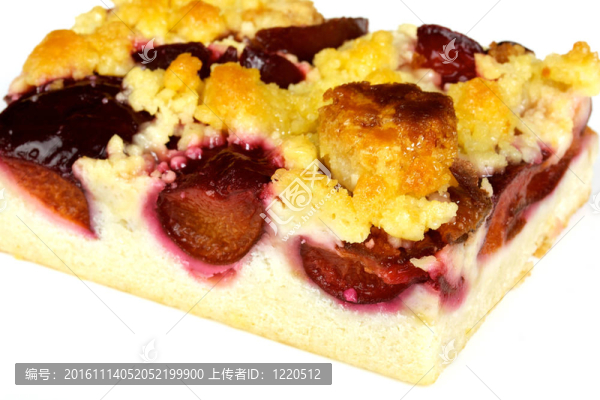 美味的面包蛋糕和李子