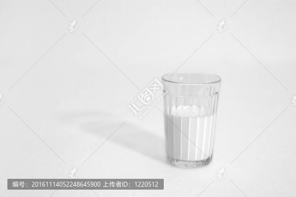 一杯牛奶