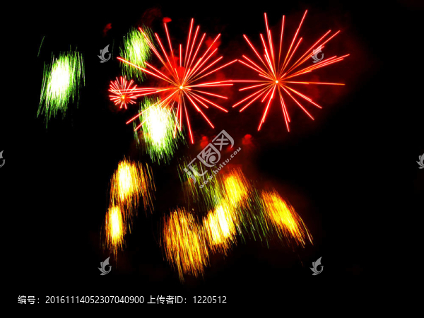 多彩和充滿(mǎn)活力的煙花