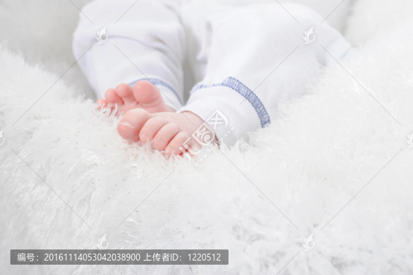 孩子的腳