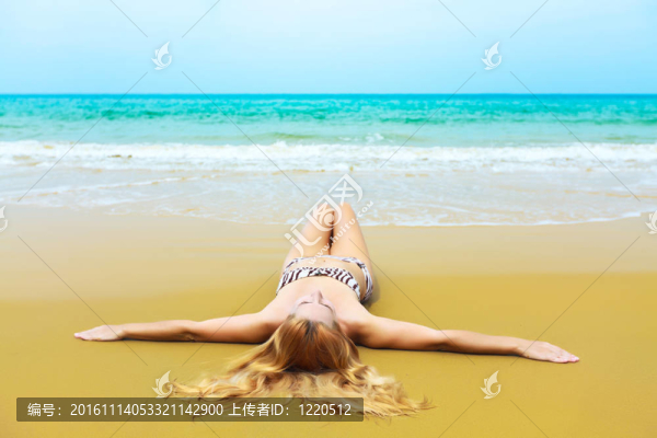 海灘上的女人