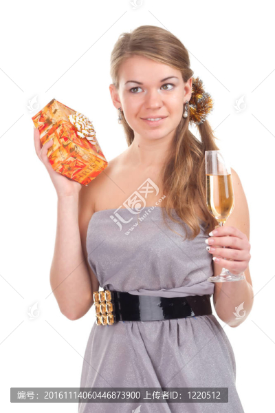 女孩用手中的禮物慶祝圣誕節(jié)