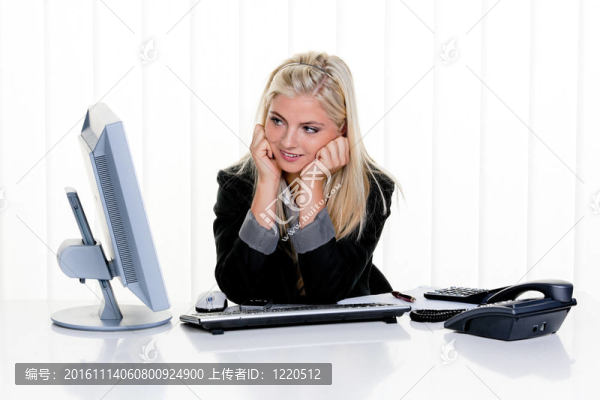 女人在辦公室