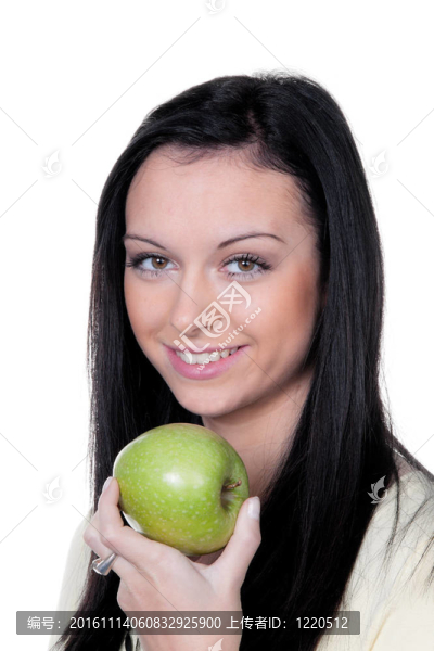 含蘋果的婦女；飲食中的水果和維生素