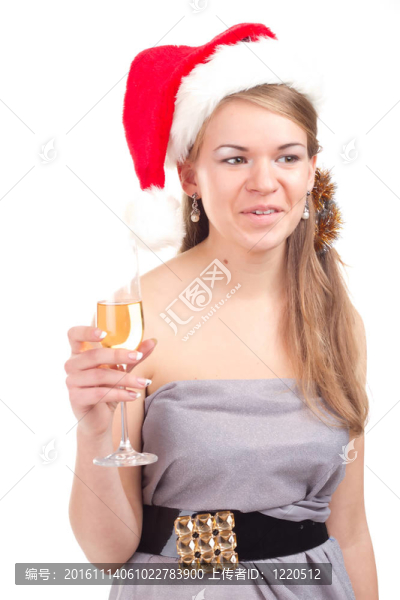 女孩用一杯酒慶祝圣誕節(jié)