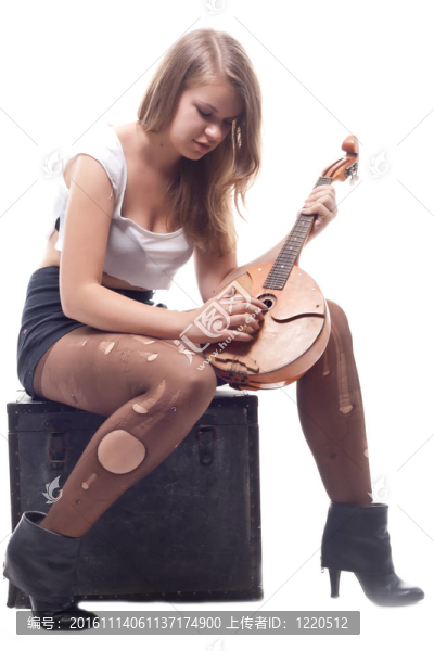 美麗的女孩與多姆拉