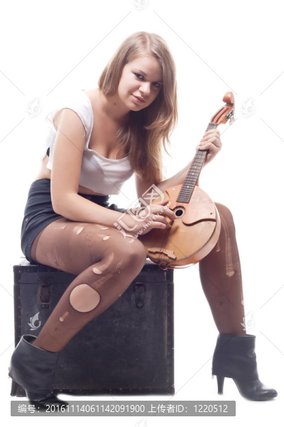 美麗的女孩與多姆拉