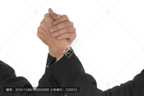 男人與女人的手緊握