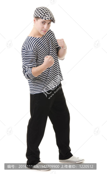 看頑皮和戰(zhàn)斗時尚年輕人