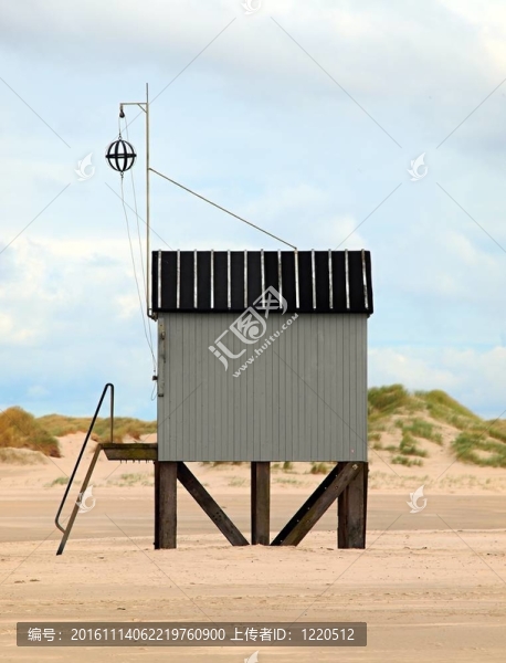 在海灘上的小屋