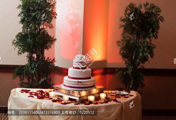 婚禮蛋糕-匯圖網(wǎng) www.fosd68.com 婚禮蛋糕