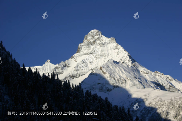 高加索山脈山區(qū)滑雪勝地