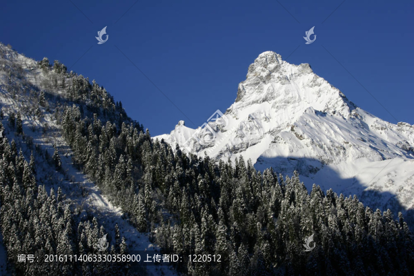 高加索山脈山區(qū)滑雪勝地