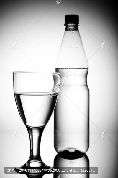 水