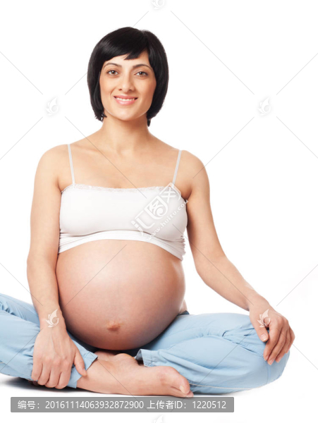 坐在孕婦