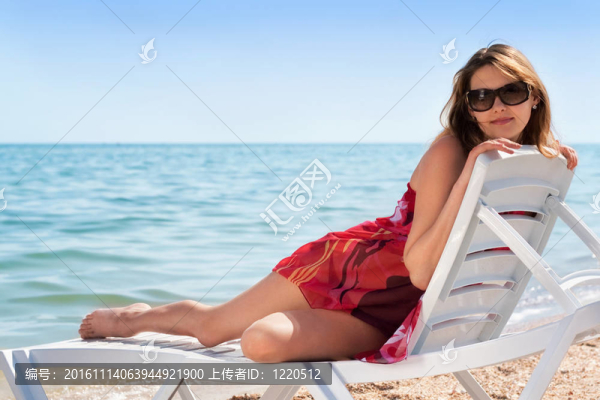 年輕漂亮的女人