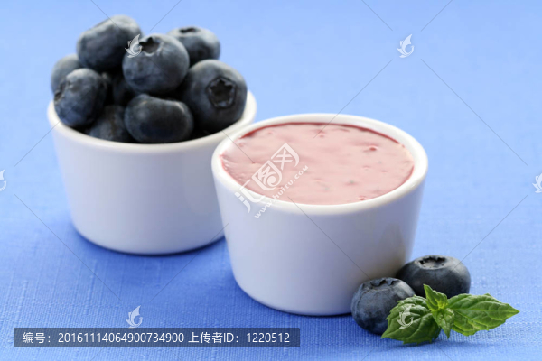 藍(lán)莓甜點(diǎn)