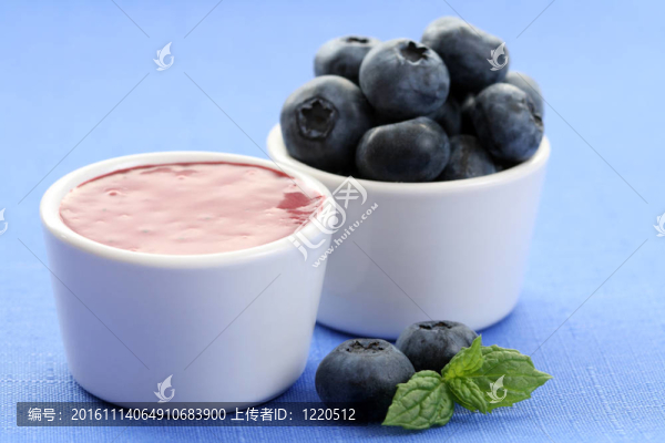 藍(lán)莓甜點(diǎn)