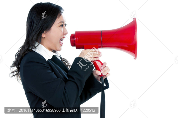 漂亮的女商人用擴(kuò)音器