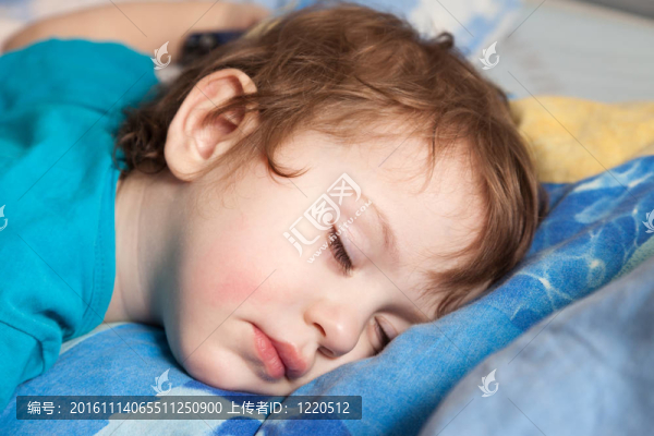 孩子睡覺