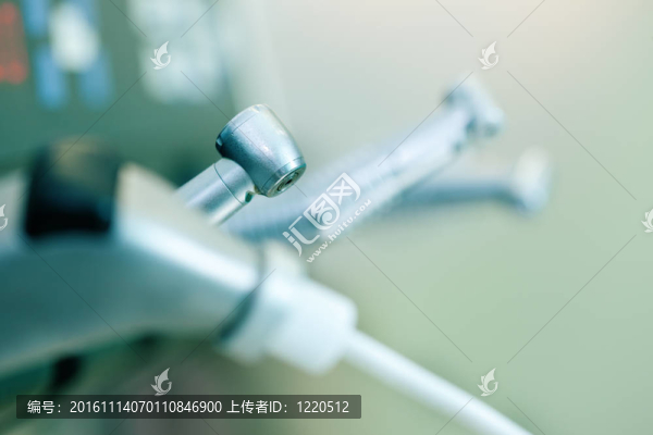 工具的牙醫(yī)