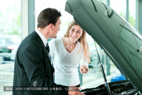 從銷售人員買車