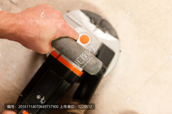 打磨水泥地板