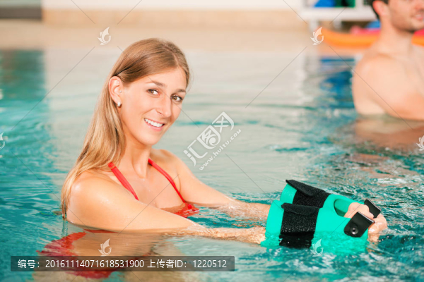 在aquarobics或水療SPA