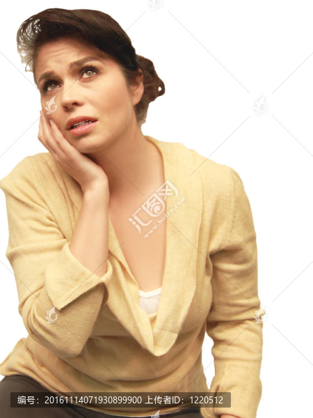 婦女在手上休息。